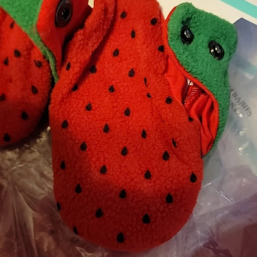 🍎 Nwt Trimfit Brand Strawberry Baby Booties Infant 1-Pack Booties w Clasp Socks